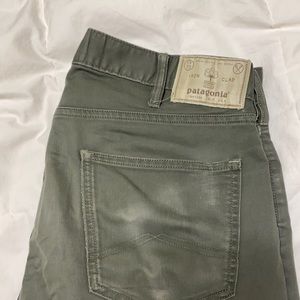 Patagonia Chinos 32x32